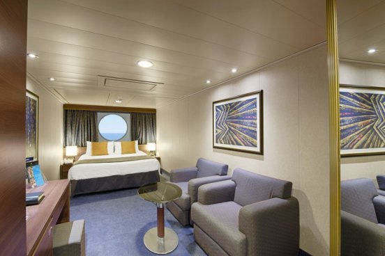 Itálie, Francie, Španělsko, Portugalsko, Antigua a Barbuda, Svatý Martin, USA z Neapole na lodi MSC Divina