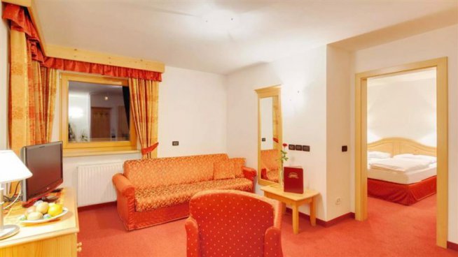 5denní zájezd (denní přejezd) s dopravou, polopenzí a skipasem v ceně – hotel Antermoia