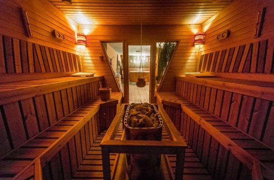 Hotel Creina - lyžařský balíček s denním přejezdem a polopenzí v ceně