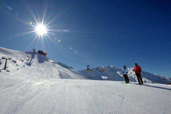 5denní zájezd s dopravou, polopenzí a skipasem v ceně – hotely různé Bormio a okolí
