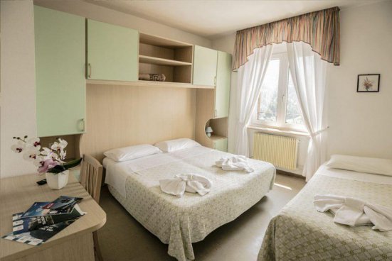 5denní zájezd s dopravou, polopenzí a skipasem v ceně – hotely různé Paganella
