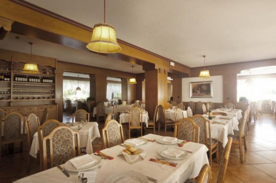 6denní zájezd (denní přejezd) s dopravou, polopenzí a skipasem v ceně – hotel Biancaneve