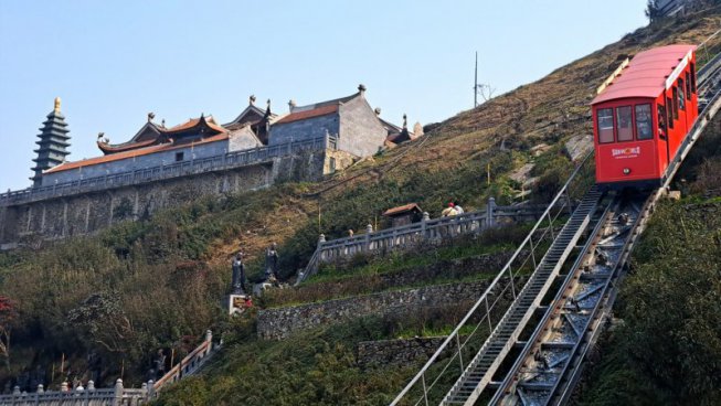 Přírodní krásy a památky Vietnamu
