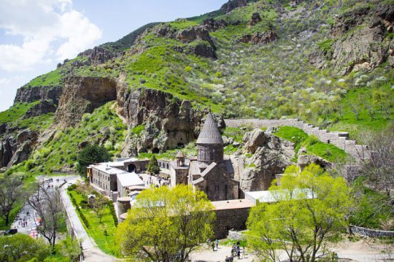 To nejlepší z Arménie + SKALNÍ KLÁŠTER GEGHARD + KULTURNÍ TRADICE A KUCHYNĚ 