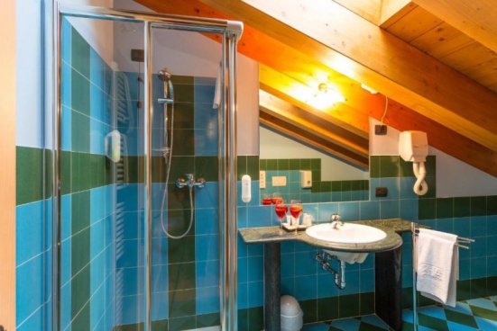 6denní zájezd (denní přejezd) s dopravou, polopenzí a skipasem v ceně – hotel Arisch