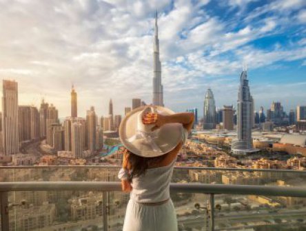 Dámská jízda v Dubaji + PLAVBA V DUBAI MARINA + LET BALÓNEM (letecky z Prahy)
