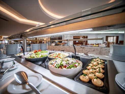 Ramada Loutraki Poseidon Resort letecky Praha ALL INCLUSIVE, 7 nocí