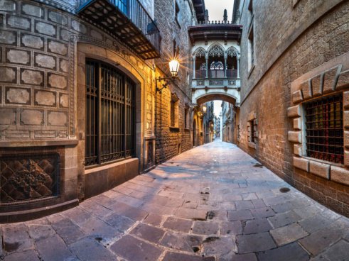Barcelona + klášter Montserrat + Gaudího stavby