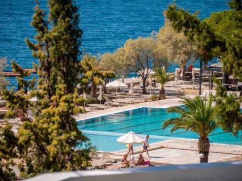 Ramada Loutraki Poseidon Resort letecky Praha ALL INCLUSIVE, 7 nocí