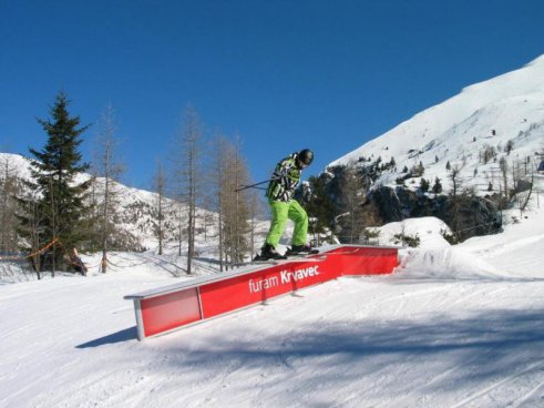 Hotel Creina - lyžařský balíček s denním přejezdem a polopenzí v ceně