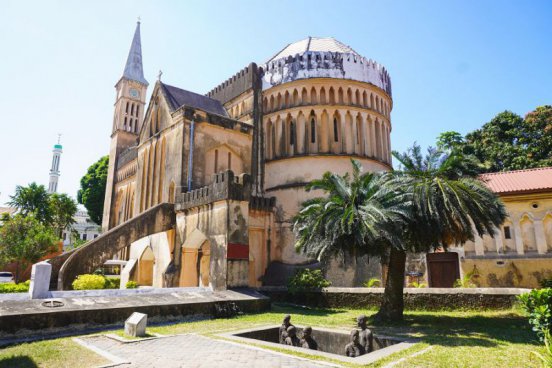 To nejlepší ze Zanzibaru + SAFARI V TANZANII + KOUPÁNÍ V INDICKÉM OCEÁNU 
