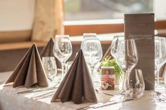 5denní zájezd s dopravou a polopenzí v ceně – hotel Alpenfrieden