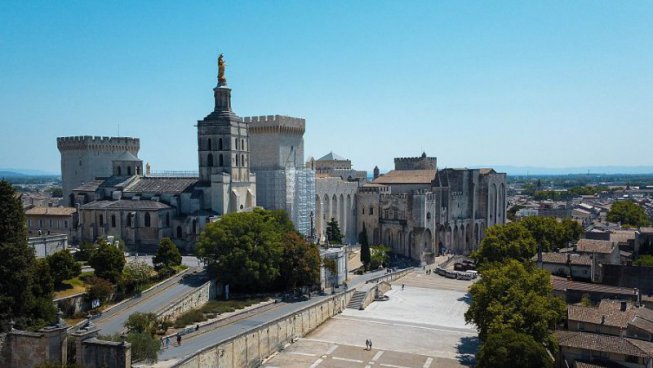 To nejkrásnější z Provence + MELOUNOVÝ FESTIVAL + CHÂTEAUNEUF-DU-PAPE 