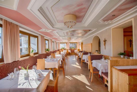 5denní zájezd (denní přejezd) s dopravou, polopenzí a skipasem v ceně – hotel Putia