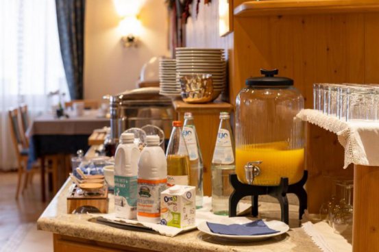 6denní zájezd s dopravou, polopenzí a skipasem v ceně – Hotel Pedranzini