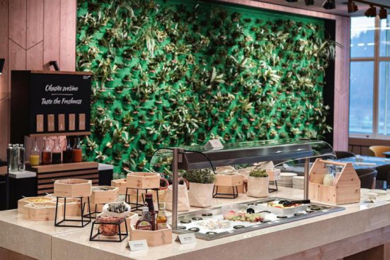 Hotel Rikli Balance - lyžařský balíček s denním přejezdem, bazény a polopenzí v ceně