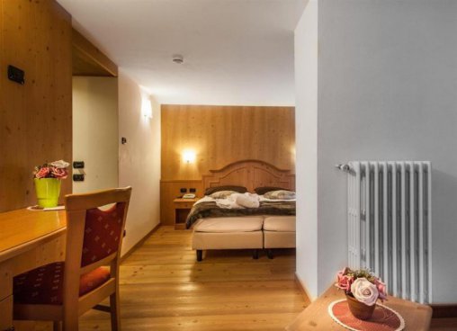 6denní zájezd s dopravou, polopenzí a skipasem v ceně – Hotel Pedranzini