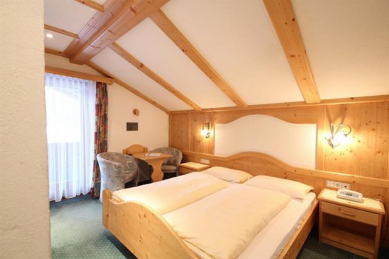 5denní zájezd (denní přejezd) s dopravou, polopenzí a skipasem v ceně – pension Maria