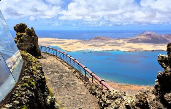 Lanzarote zrozené z ohně a vod Atlantiku