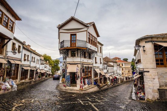 Velký okruh Albánií + STAROBYLÉ MĚSTO GJIROKASTRA + MOŘE 