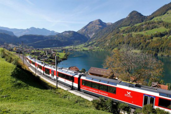 Rozkvetlé jarní Švýcarsko