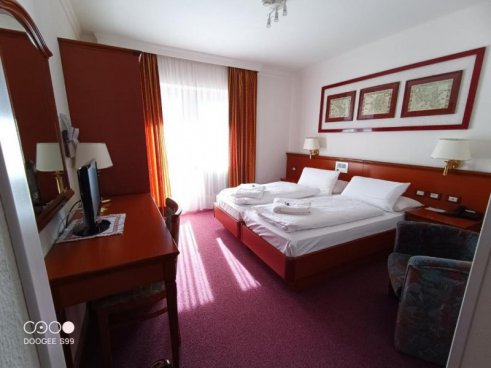 5denní zájezd s dopravou, polopenzí a skipasem v ceně – hotel Arnica
