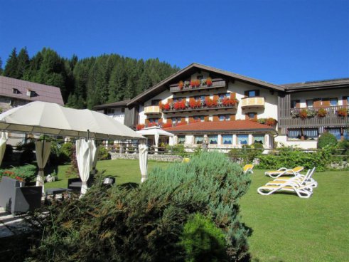 5denní zájezd s dopravou, polopenzí a skipasem v ceně – hotel Arnica