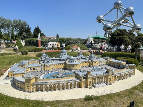 Belgická města + BRUSELSKÉ KOMIKSY + SPECIALITY VLÁMSKÉ KUCHYNĚ 