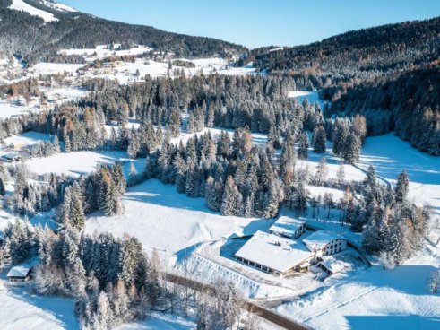 6denní zájezd (denní přejezd) s dopravou, polopenzí a skipasem v ceně – hotel Casa Alpina