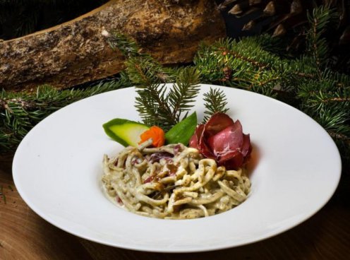 6denní zájezd s dopravou, polopenzí a skipasem v ceně – Hotel Pedranzini