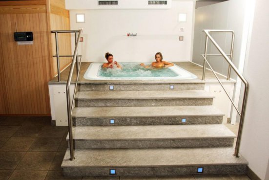 5denní zájezd s dopravou, polopenzí a skipasem v ceně – hotel Sant Anton