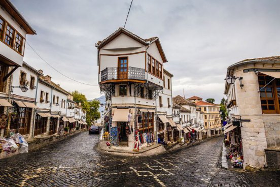 Velký okruh Albánií + STAROBYLÉ MĚSTO GJIROKASTRA + MOŘE 