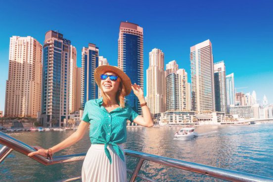 Dámská jízda v Dubaji + PLAVBA V DUBAI MARINA + LET BALÓNEM 