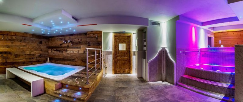 5denní zájezd s dopravou, polopenzí a skipasem v ceně – hotel Sant Anton