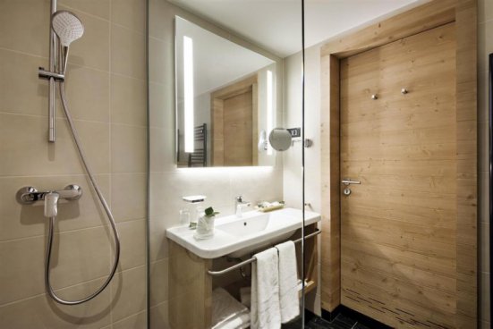 Hotel Rikli Balance - lyžařský balíček s denním přejezdem, bazény a polopenzí v ceně