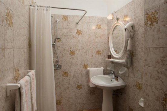 5denní zájezd (denní přejezd) s dopravou, polopenzí a skipasem v ceně – hotel Centrale