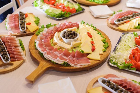 Kotorský záliv + ČERNOHORSKÁ JEZERA + VYHLÁŠENÁ GASTRONOMIE JADRANU 