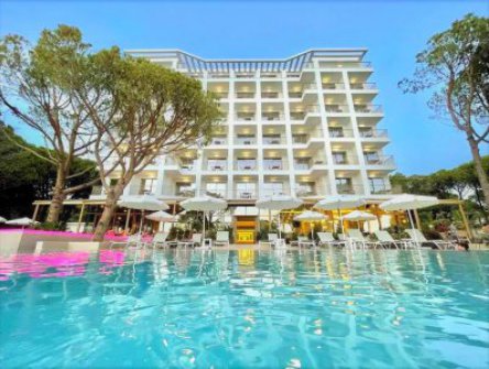 Hotel Fllad Resort & SPA