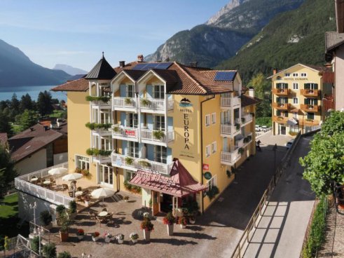 6denní zájezd (denní přejezd) s dopravou, polopenzí a skipasem v ceně – hotel Europa