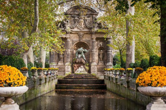 Velikonoční Paříž + KRÁLOVSKÉ ZÁMKY FONTAINEBLEAU A VAUX-LE-VICOMTE 