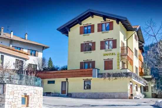 5denní zájezd s dopravou, polopenzí a skipasem v ceně – hotely různé Paganella